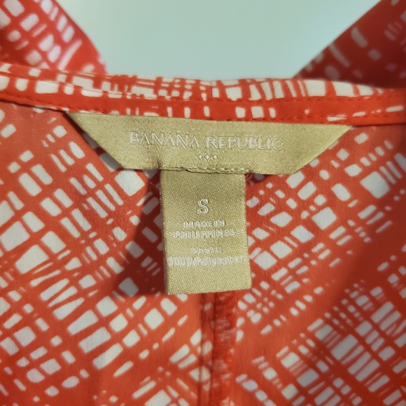 Banana Republic Red and White Patterned Blouse - Picture 3 of 3